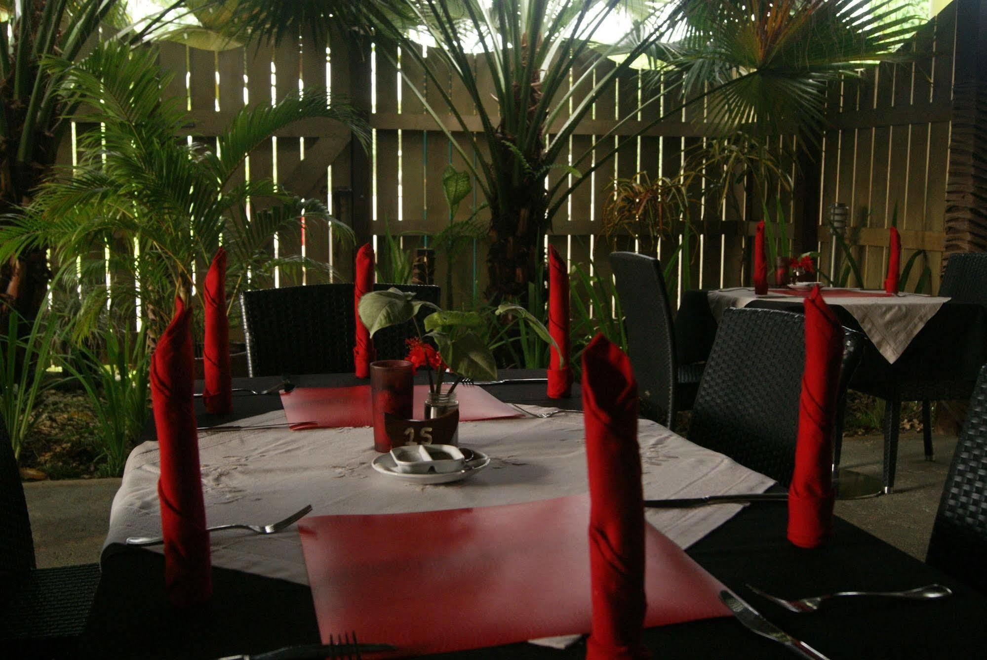 Village De Santo Resort Luganville Eksteriør billede